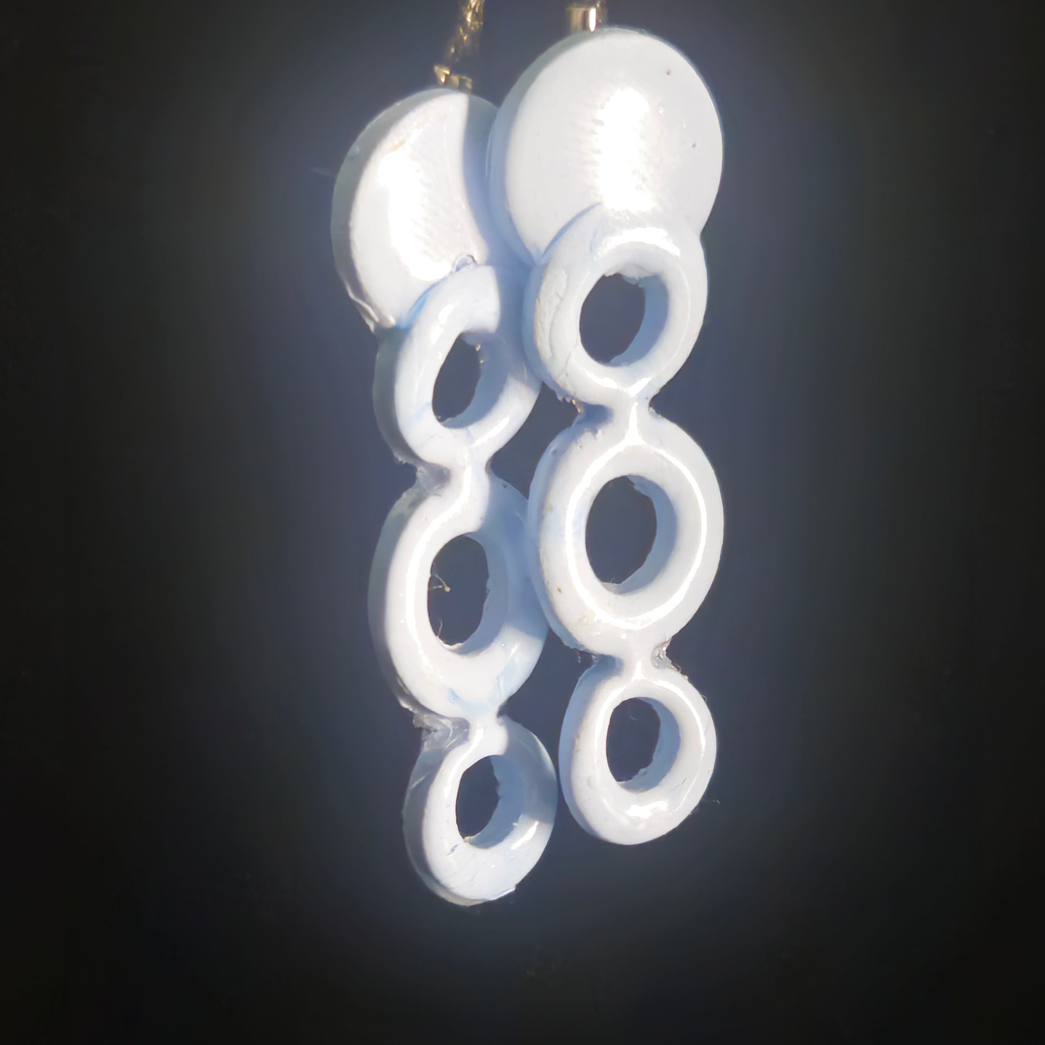 049
